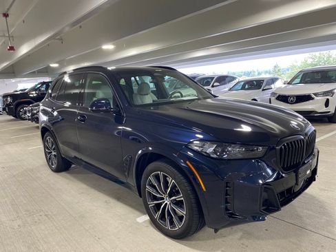 Used 2025 BMW X5 xDrive40i w/ M Sport Package AWD/4WD image 6