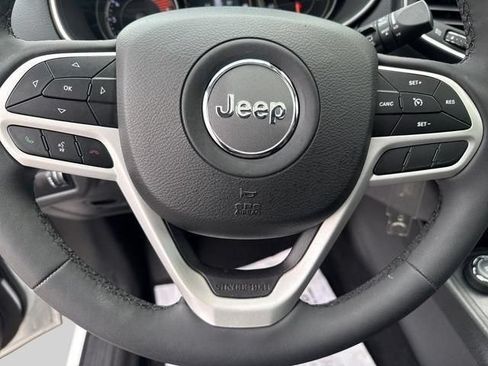 Used 2022 Jeep Cherokee Latitude w/ Sun & Sound Group AWD/4WD image 10