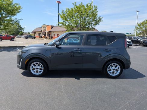 Used 2024 Kia Soul LX w/ Option Group 015 FWD image 6