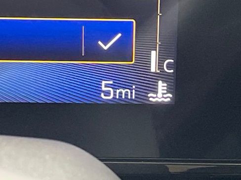 New 2026 Chevrolet Trax RS w/ Sunroof Package image 2