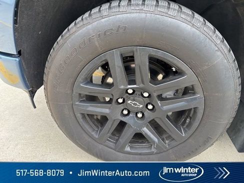 Used 2024 Chevrolet Silverado 1500 RST w/ Convenience Package II AWD/4WD image 3