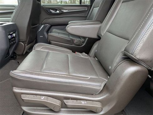 Used 2021 GMC Yukon XL Denali w/ Denali Premium Package image 25