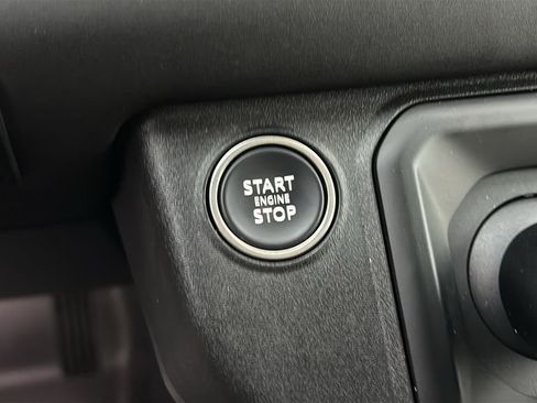 Used 2024 Land Rover Defender 110 X-Dynamic SE AWD/4WD image 14