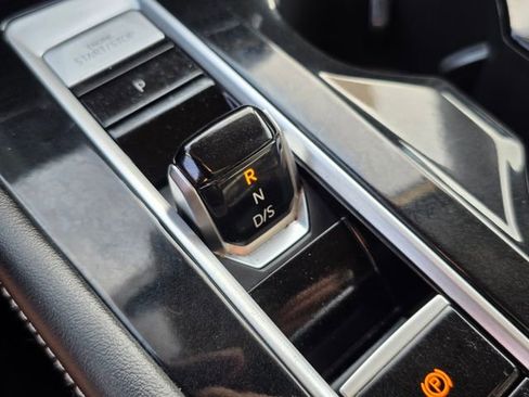 Used 2024 Volkswagen Atlas SE image 38