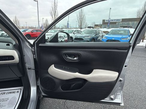 Used 2023 Honda HR-V LX image 19