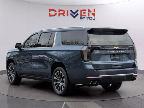 New 2026 Chevrolet Suburban High Country image 3