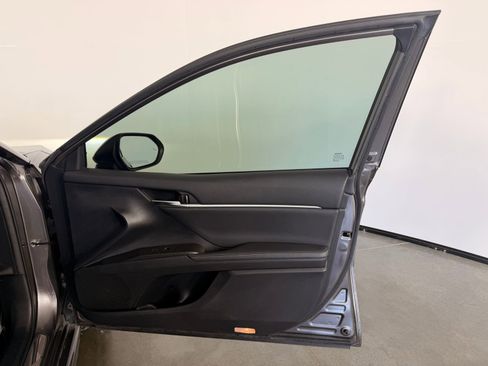 Used 2023 Toyota Camry XSE FWD image 32