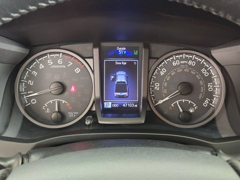 Used 2019 Toyota Tacoma TRD Off-Road w/ Technology Package RWD image 29