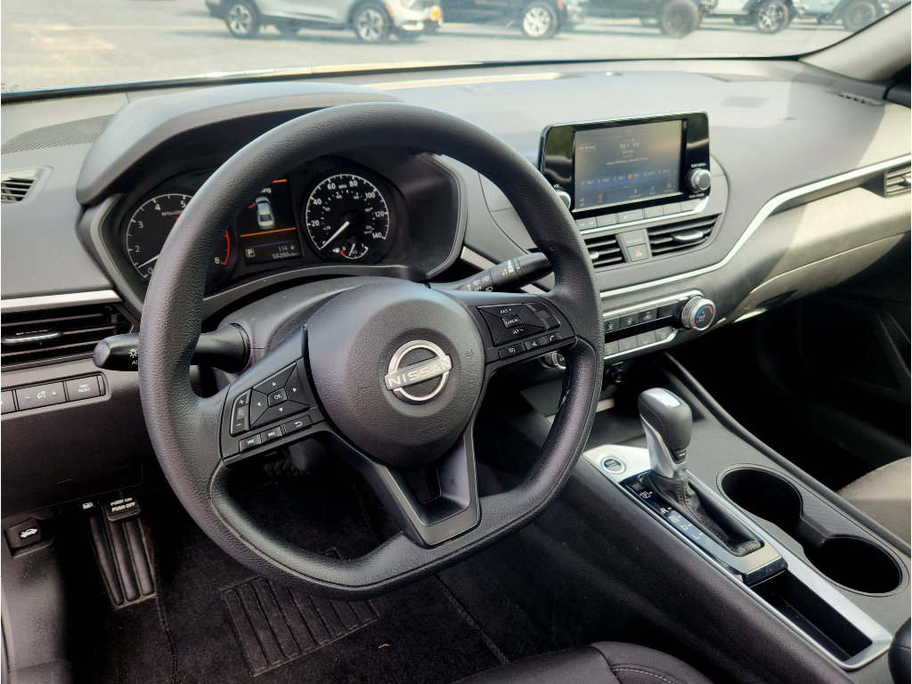 Used 2024 Nissan Altima 2.5 S FWD image 23