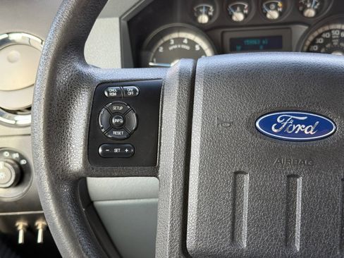 Used 2013 Ford F250 XLT w/ Snow Plow Prep Pkg image 22