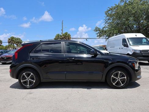 Used 2024 Kia Niro LX FWD image 3