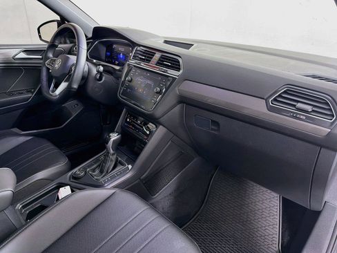 Used 2022 Volkswagen Tiguan SE R-Line AWD/4WD image 31