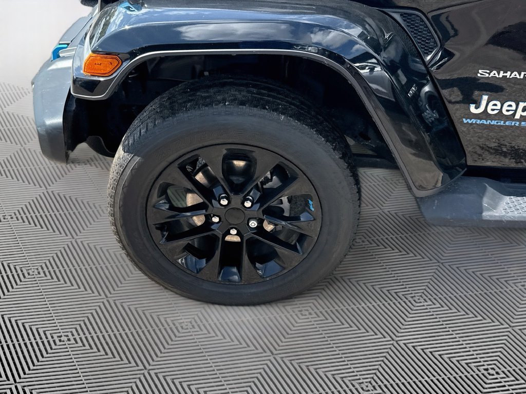 Used 2023 Jeep Wrangler Unlimited Sahara w/ Cold Weather Group AWD/4WD image 35