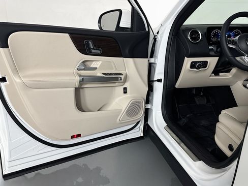 New 2026 Mercedes-Benz GLB 250 image 20