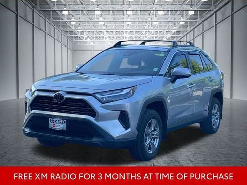 Used 2025 Toyota RAV4 XLE AWD/4WD image 4
