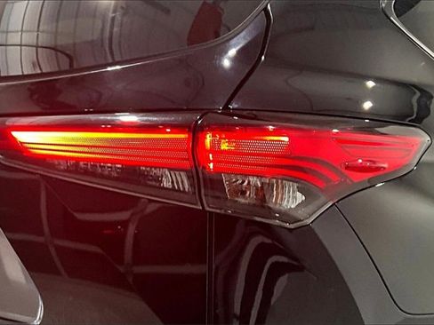 Used 2020 Toyota Highlander Limited image 24