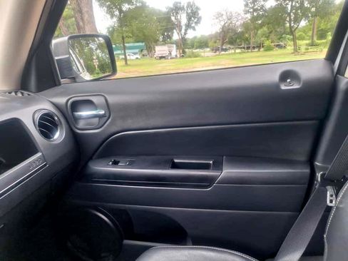 Used 2016 Jeep Patriot High Altitude image 19