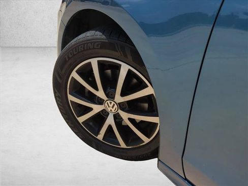 Used 2018 Volkswagen Jetta SE FWD image 8