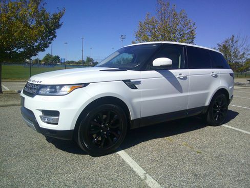 Used 2016 Land Rover Range Rover Sport HSE image 9