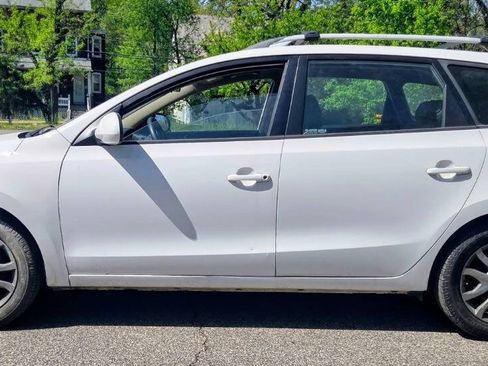 Used 2012 Hyundai Elantra w/ Preferred Pkg FWD image 5