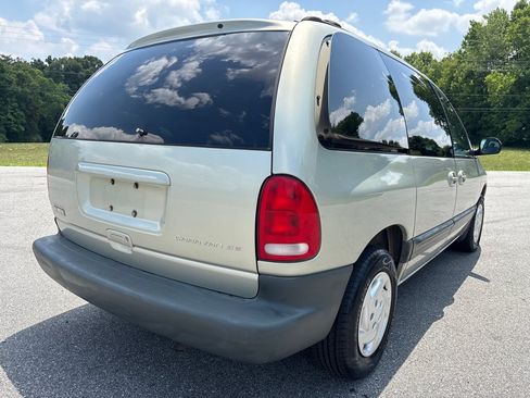 Used 2000 Dodge Caravan SE FWD image 5