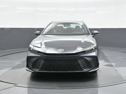 Used 2026 Toyota Camry SE AWD/4WD image 2