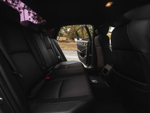 Used 2018 Honda Accord Sport image 21