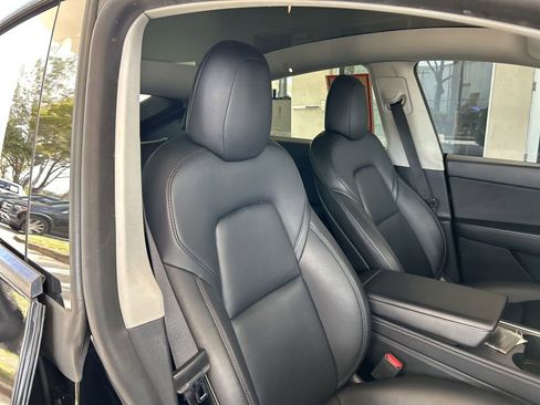 Used 2022 Tesla Model Y Performance image 22