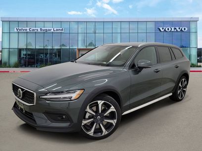 New 2026 Volvo V60 B5 Cross Country Ultra w/ Protection Package Premier
