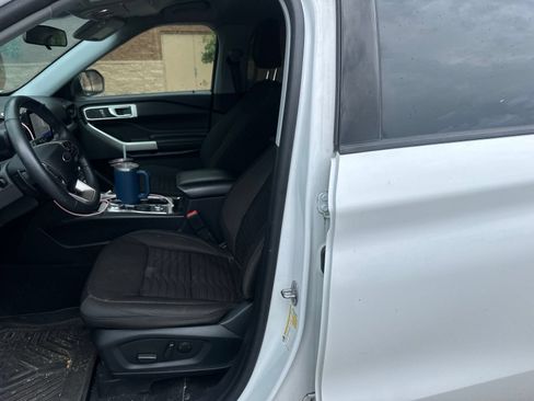 Used 2021 Ford Explorer XLT w/ Class III Trailer Tow Package AWD/4WD image 4