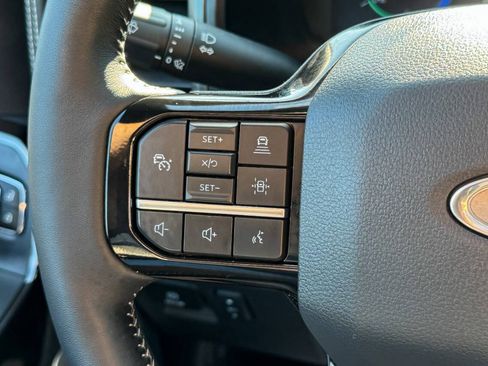 Used 2023 Ford F150 Lightning Platinum AWD/4WD image 39