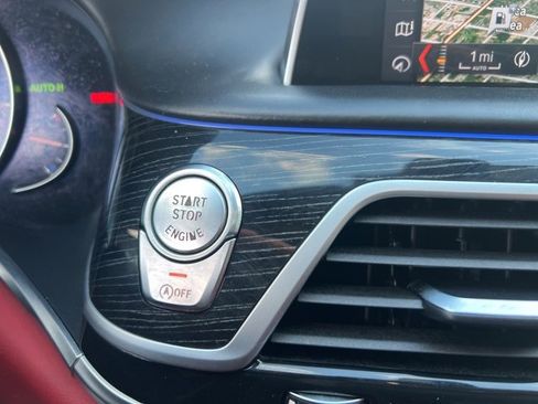 Used 2018 BMW 750i xDrive image 33