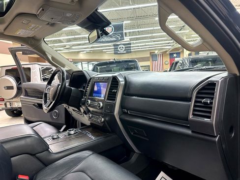 Used 2020 Ford Expedition Platinum image 44