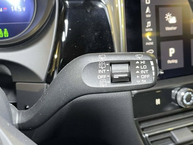 Certified 2026 Porsche Macan AWD/4WD image 42