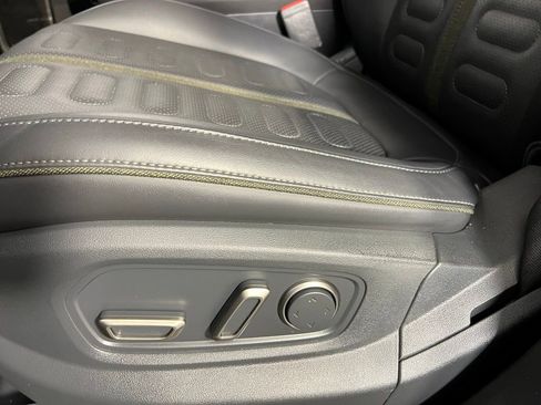 Used 2023 Rivian R1S Launch Edition image 25