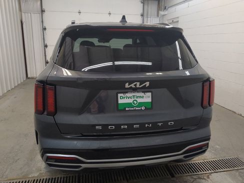 Used 2022 Kia Sorento S FWD image 6