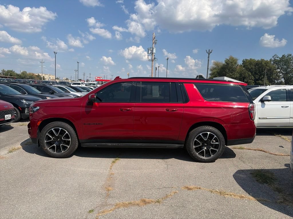 Used 2021 Chevrolet Suburban RST w/ Luxury Package AWD/4WD image 3