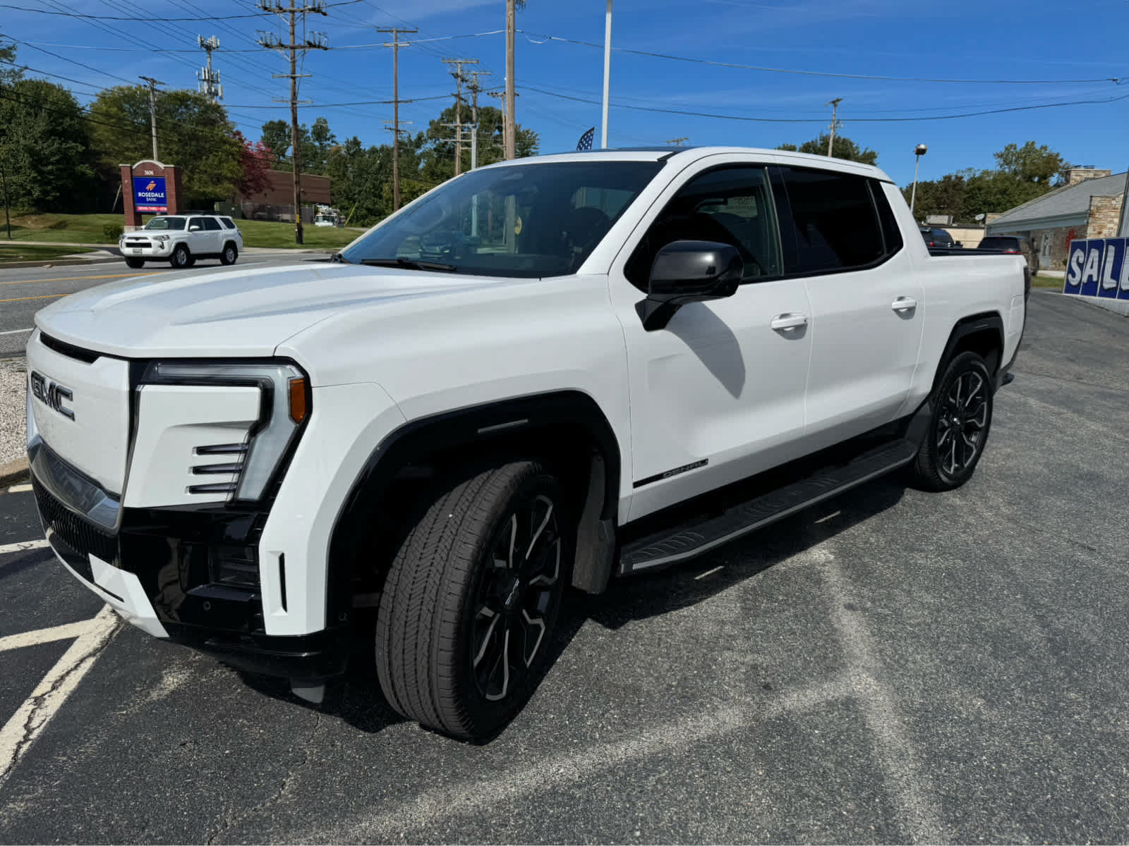 Used 2025 GMC Sierra EV Denali AWD/4WD image 3