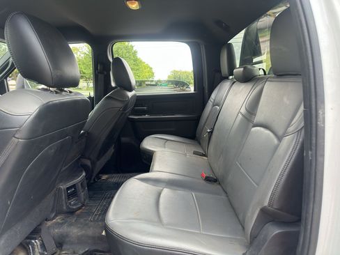 Used 2024 RAM 3500 Tradesman w/ Chrome Appearance Group AWD/4WD image 14