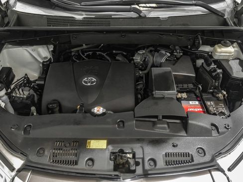 Used 2018 Toyota Highlander XLE FWD image 55