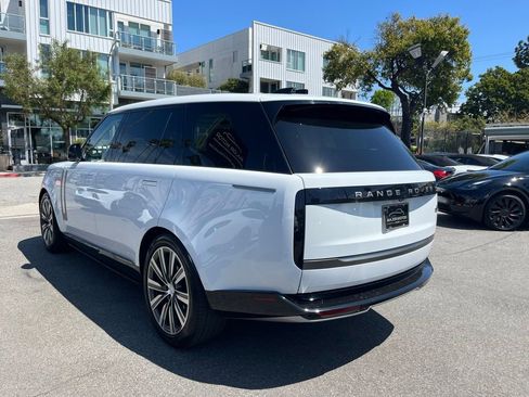 Used 2023 Land Rover Range Rover Long Wheelbase SE image 10