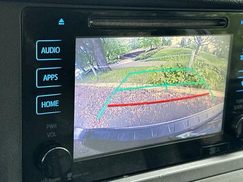 Used 2015 Toyota Sienna SE w/ SE Preferred Package FWD image 21