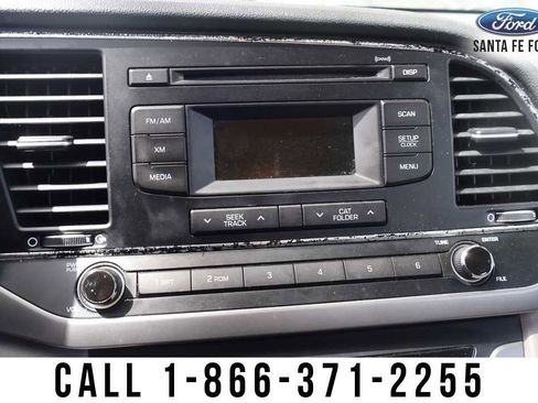 Used 2017 Hyundai Elantra SE image 21