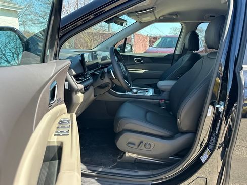 New 2026 Kia Carnival EX FWD image 9