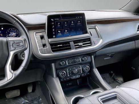 Used 2023 Chevrolet Suburban Premier AWD/4WD image 6