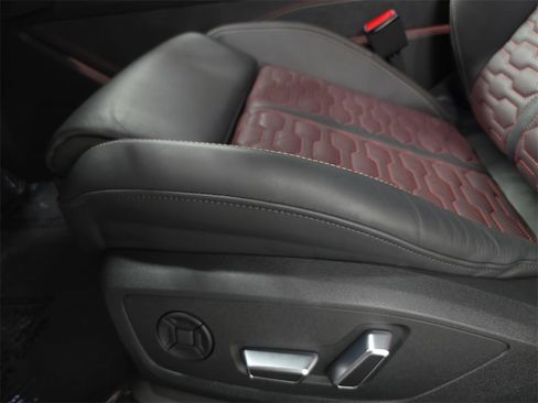 Used 2025 Audi RS 6 performance image 23