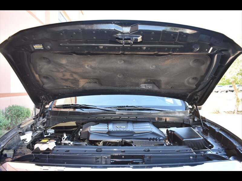 Used 2018 Nissan Titan SV w/ SV Convenience Package RWD image 38