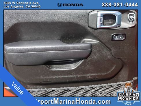 Used 2025 Jeep Wrangler Unlimited Rubicon AWD/4WD image 25