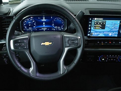 Used 2025 Chevrolet Silverado 1500 LT AWD/4WD image 11