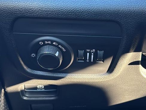 New 2025 Jeep Grand Cherokee L Laredo image 35